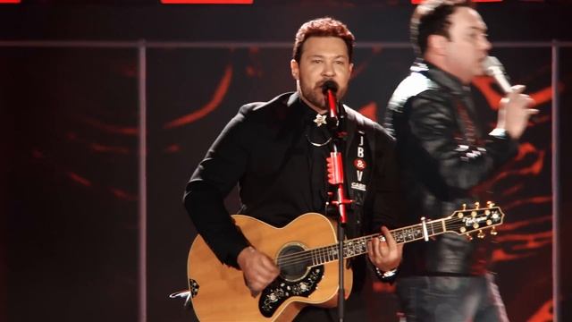 João Bosco & Vinícius - Falando Sério (DVD JBEV21InConcert) смотреть онлайн