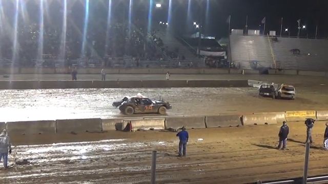 Monroe county fair 2018 Demolition Derby Modified Heat 3 (9pm show) смотреть онлайн