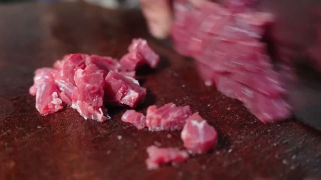 第一次煮牛肉鹹飯，媳婦今天做的真好，家人吃得津津有味 смотреть онлайн