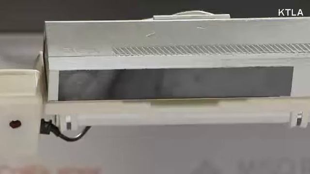 Meet Flippy, the burger-flipping robot смотреть онлайн