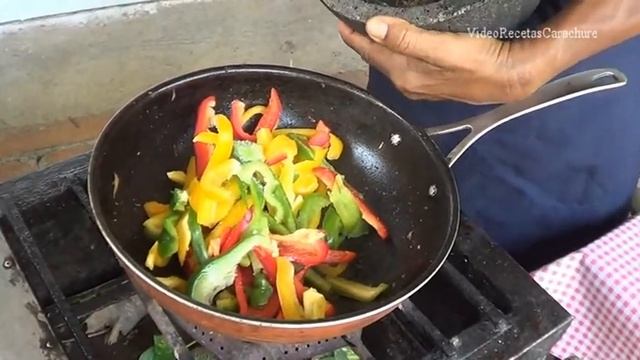 Fajitas de res a la pimiento con flor de calabaza, así como en el rancho смотреть онлайн