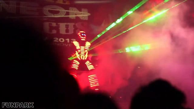 NEON CIRCUS - FUNPARK HANNOVER смотреть онлайн