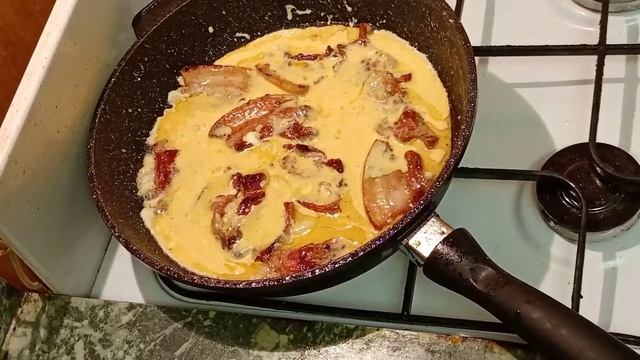 Яичница на завтрак. Очень рекомендую!!! Scrambled eggs for breakfast. Highly recommend!!! смотреть онлайн
