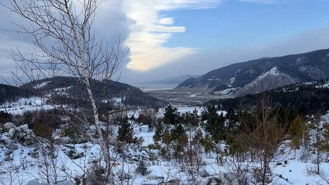 Чуть не сдуло! Семейная поездка на зимний Байкал!!! смотреть онлайн