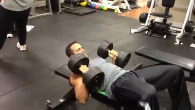 Build your Chest with Dumbbells смотреть онлайн