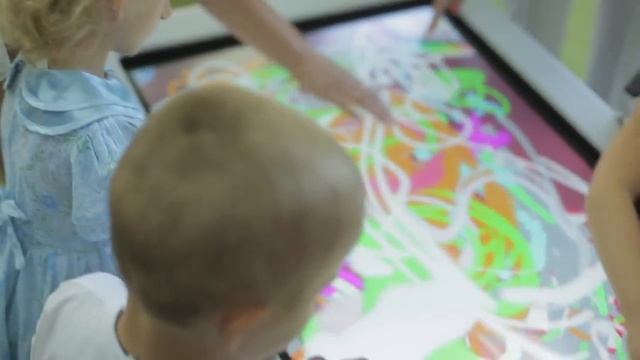 Интерактивный стол SMART Table смотреть онлайн
