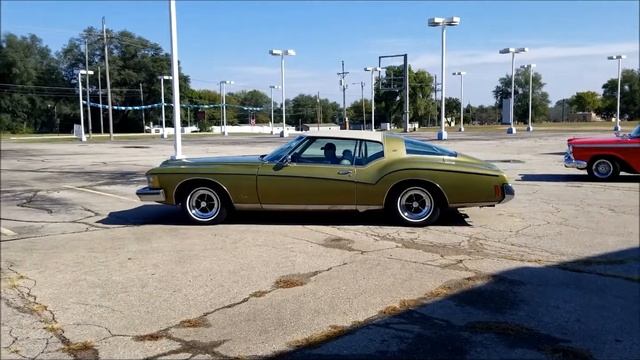 Lot 2: 1973 Buick Riviera, 2 Door Sport Coupe смотреть онлайн