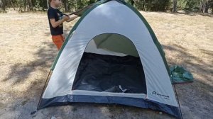 Вася собирает палатку  Outventure DOME 3