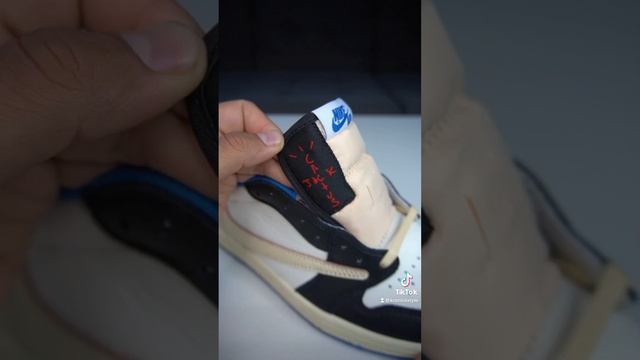 👉REAL vs FAKE JORDAN 1 LOW TRAVIS SCOTT x FRAGMENT⚡️ смотреть онлайн