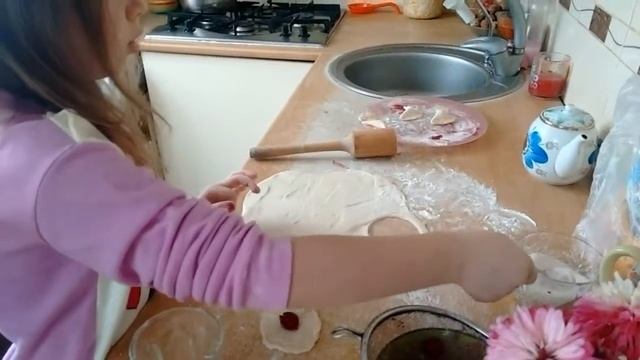 Вареники с вишнями смотреть онлайн