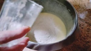 БИСКВИТНЫЙ РУЛЕТ НА СГУЩЕННОМ МОЛОКЕ