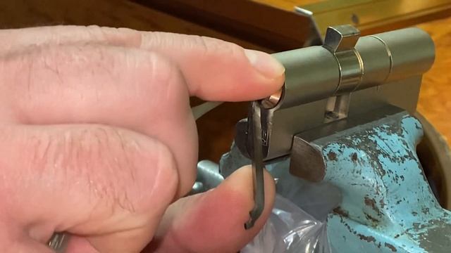 Lock pick вскрытие цилиндра wink haus смотреть онлайн