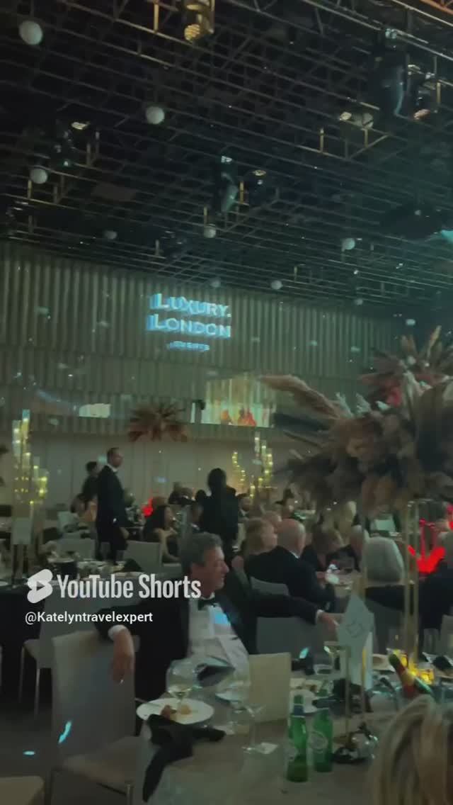 С Новым Годом! #новыйгод#2025#новогодняяночь#новогодняяпесня#сновымгодом2025 смотреть онлайн