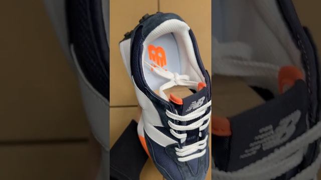 Кроссовки New Balance 327 | Магазин "Tesoro" в ТГ @thetesoro (ссылка в комментариях) смотреть онлайн