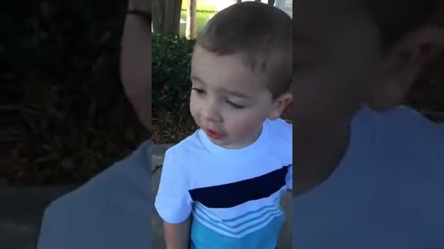 How English kids pronounce water!! смотреть онлайн