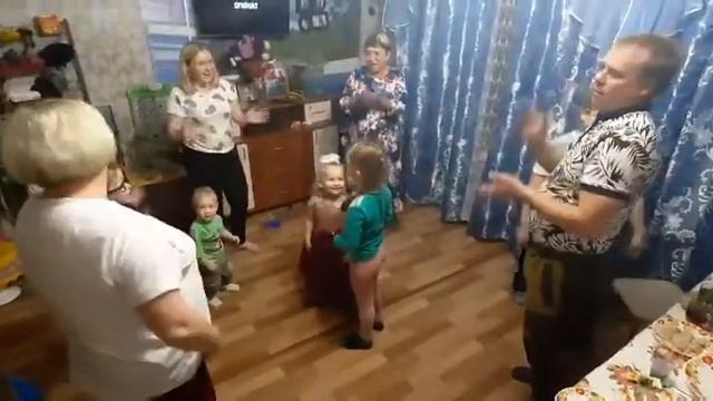день рождения у Юлианы смотреть онлайн
