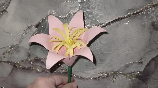 Цветок из бумаги. Лилия. Оригами. Поделки из бумаги.