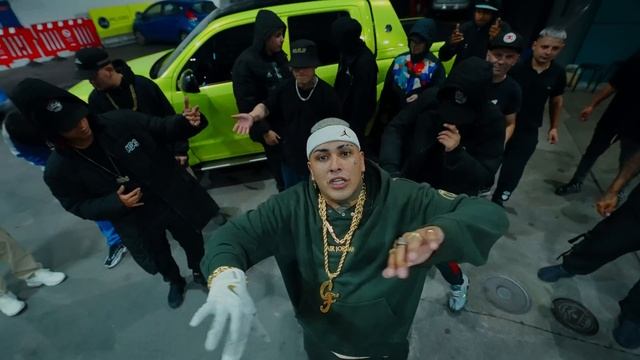 SUELTA - CALLEJERO FINO, AXEL CARAM (Video Oficial)