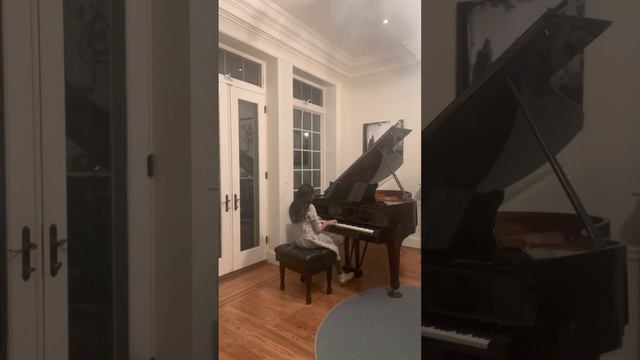 Serena Abrahams Sonata in F Minor, Allegro by Beethoven смотреть онлайн