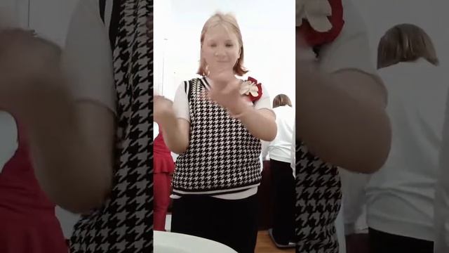 нас сдают на органы в школе😢😢😢😭😭😭😭 смотреть онлайн