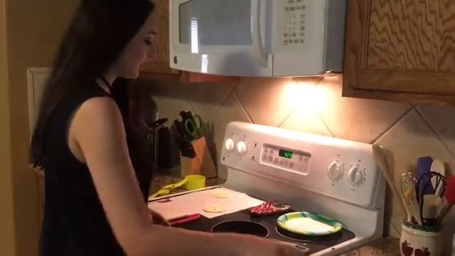 Spanish oral- tortilla soup -Mariana Attebery смотреть онлайн