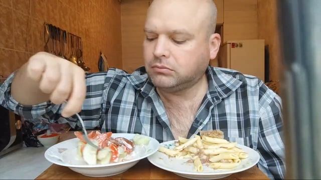 ОБЖОР салат и макароны с тушняком/Завтрак/Прямая трансляция/стрим смотреть онлайн