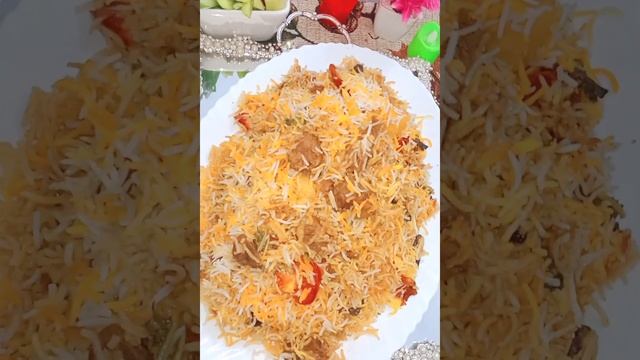 Lazeez or Mazaidar Beef biryani. смотреть онлайн