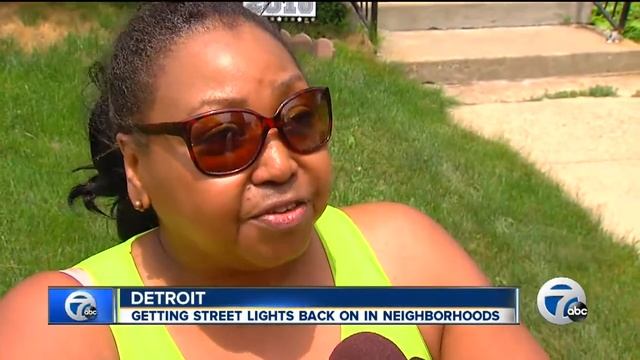 Detroit getting the street lights back on смотреть онлайн