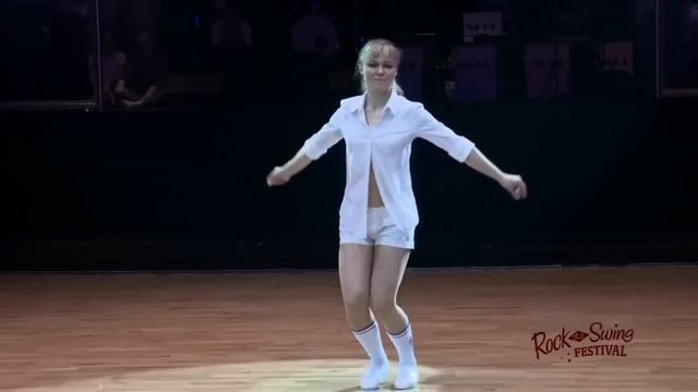 Она танцует как Бьёнсе смотреть онлайн