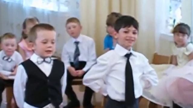 Выпускной в садике у Сени, 24 05 12 г 058 смотреть онлайн