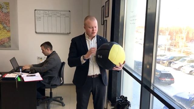 What is the medicine ball? How can we choose one? Answer from SPARTA смотреть онлайн