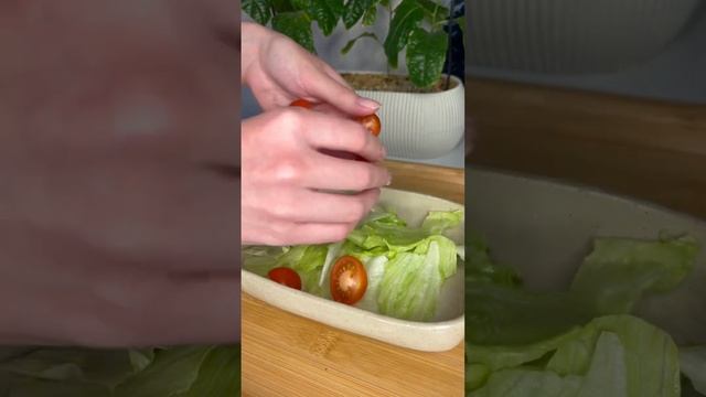 Снова типа цезарь, скоро выложу рецепт домашнего майонеза #lifestyle #рецепты #рецепт #вкусно #еда смотреть онлайн