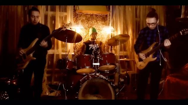 OUTSIDE Кавер The White Stripes - 'Seven Nation Army' смотреть онлайн