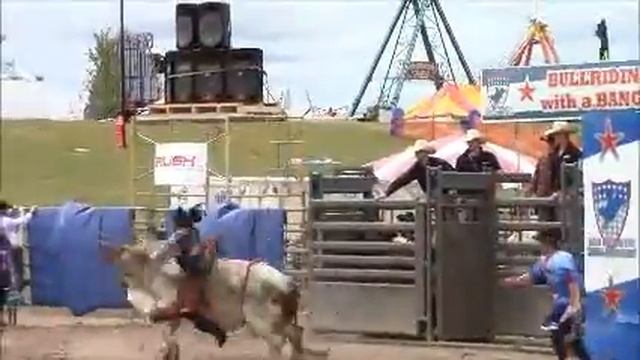 Battle of the Bulls 2013 Highlights смотреть онлайн