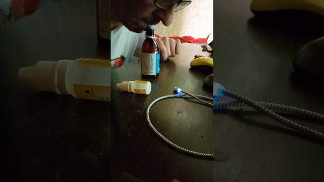 Вроде такая простая вещь, открыть перекись водорода и набрать в шприц. смотреть онлайн