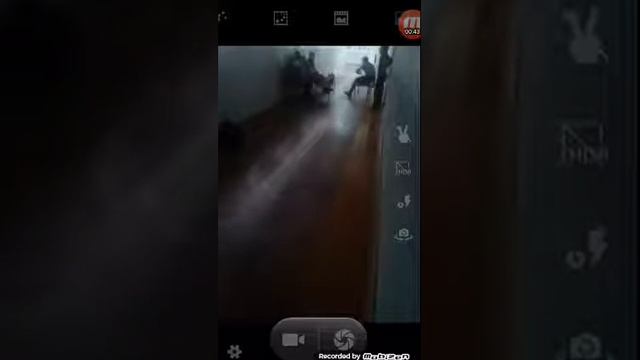 Сидим в коридоре😏 смотреть онлайн