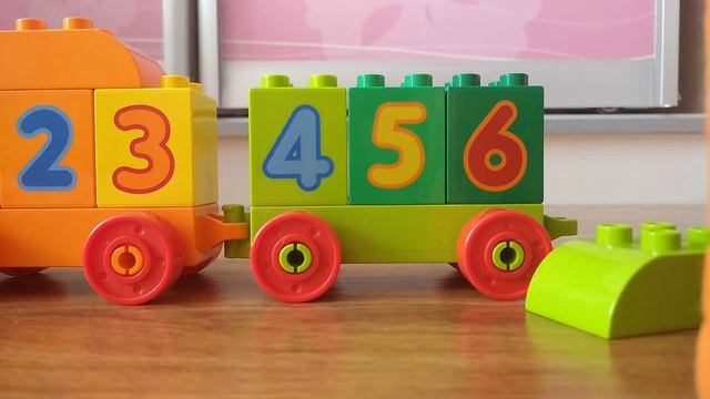 мультик Lego для малышей, игрушечный поезд учим цифры. смотреть онлайн