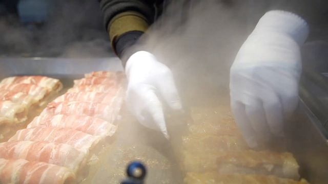 줄서서 먹는 삼겹살? 강릉 김치말이삼겹 / Cheese Bacon Kimchi Roll - Korean Street Food смотреть онлайн