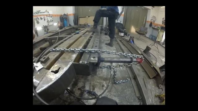 СТАПЕЛЬ КАХОВКА В КАХОВКА+ Выставляем самые тяжелые детали (250кг каждая) и начинаем обваривать))) смотреть онлайн