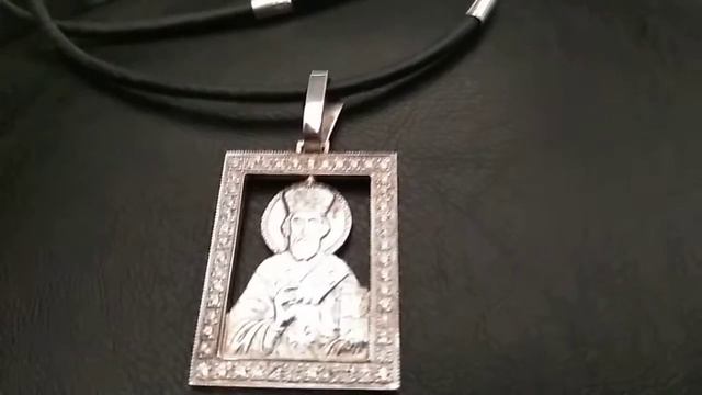 Кожаный шнурок с серебряным замком смотреть онлайн