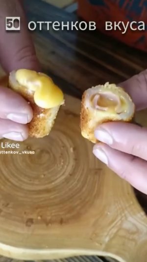 рулетики из сыра с колбаской...