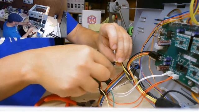 Da Vinci Chimera 200 Edition Upgrade - Part 9 - Connecting 12V to E3D Cooling Fan смотреть онлайн