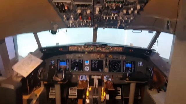 My home cockpit is a BOEING 737-800 NG #aviation смотреть онлайн