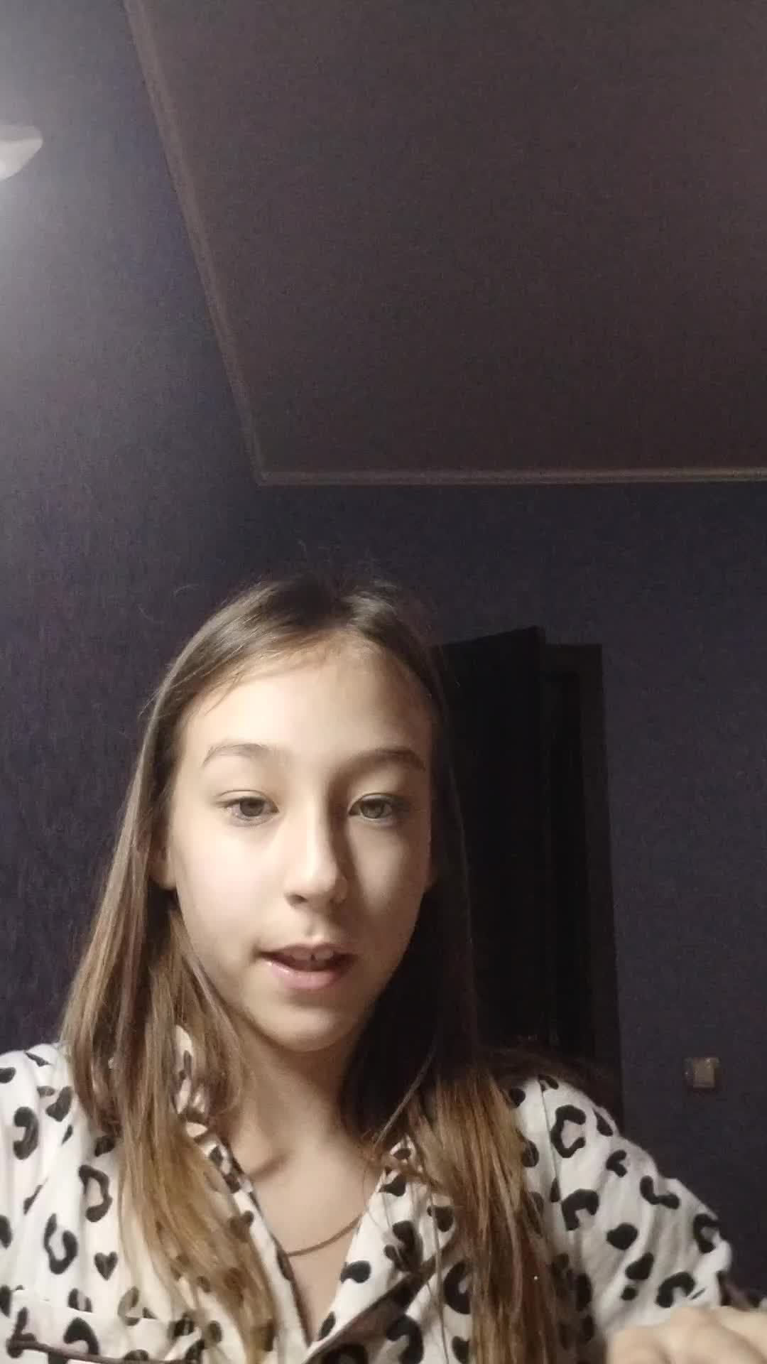 подарок в студию смотреть онлайн