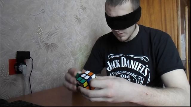 Сборка кубика 3х3 с закрытыми глазами смотреть онлайн