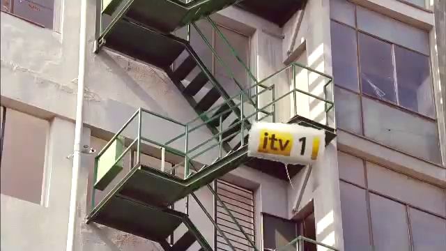 Freeview Balloons 60 second TV ad.mp4 смотреть онлайн