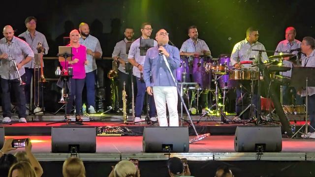 Gilberto Santa Rosa lluvia. . Celebrando los 100 de Willie Rosario en Mr Special de San смотреть онлайн