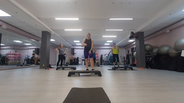 ФУНКЦИОНАЛЬНЫЙ ТРЕНИНГ ЦЕЛАЯ ТРЕНИРОВКА / FUNCTIONAL TRAINING / ГРУППОВАЯ ТРЕНИРОВКА смотреть онлайн