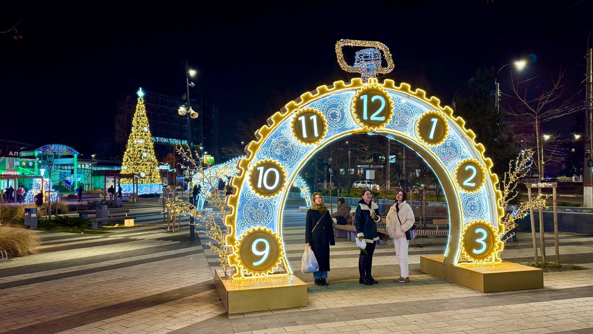 Новогодний СИМФЕРОПОЛЬ 2025-Я в ШОКЕ,как столица КРЫМА ИЗМЕНИЛАСЬ, за 10 ЛЕТ! смотреть онлайн