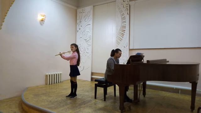 Бирюкова Дарья 3 кл Ю. Должиков "Романс "Ностальгия"" смотреть онлайн